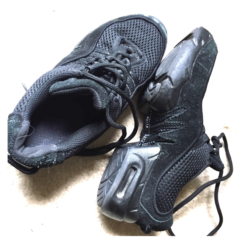 Bloch split-soul sneaker dance shoes